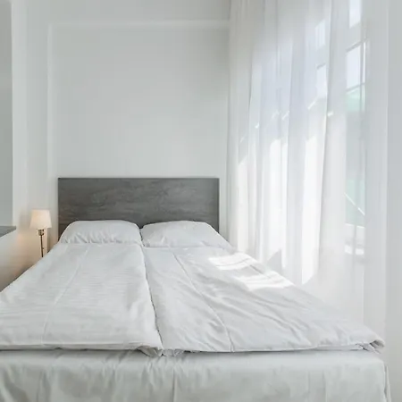 Rosa - 200m Od Morza 招待所 3*